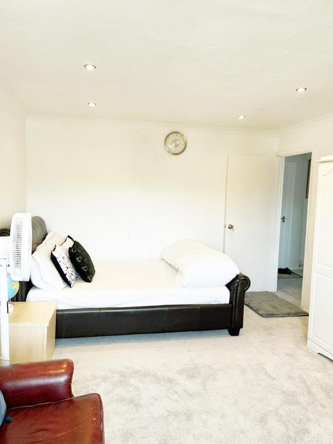Blessings Of Peace Home Away From Home Cardiff Exteriér fotografie