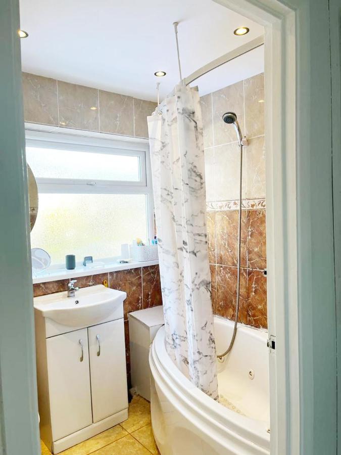 Blessings Of Peace Home Away From Home Cardiff Exteriér fotografie