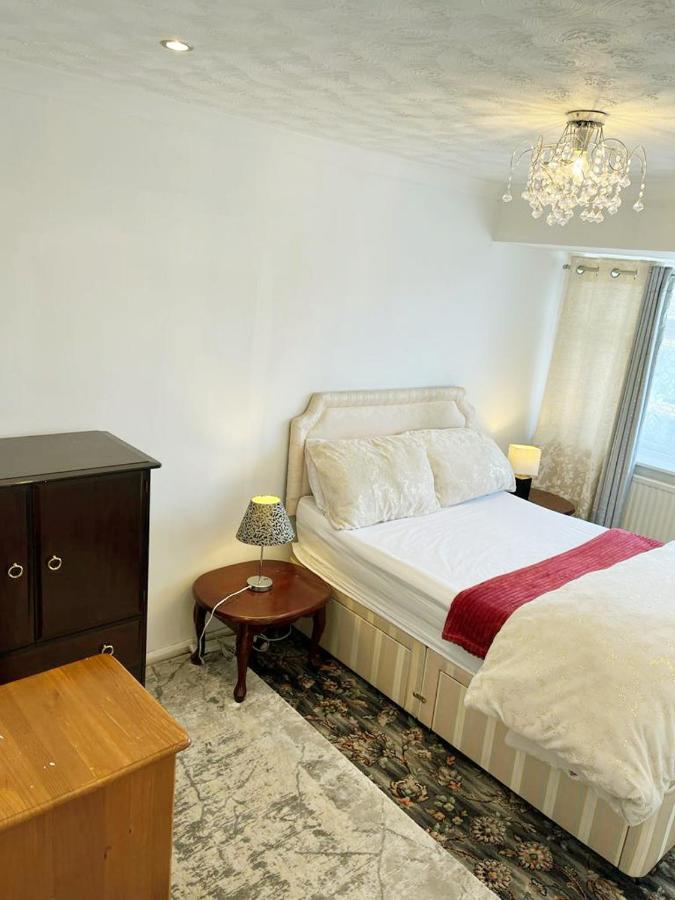 Blessings Of Peace Home Away From Home Cardiff Exteriér fotografie