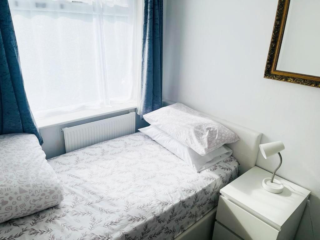 Blessings Of Peace Home Away From Home Cardiff Exteriér fotografie